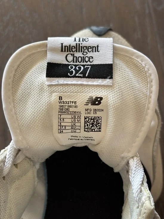 New Balance 327 Sea Salt with White & Black W7 - Picture 12 of 12